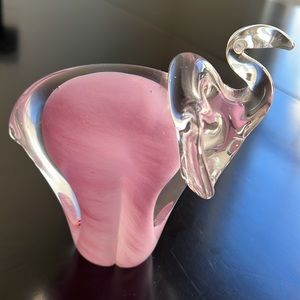 1977 Studiolasi Finland swirl pink clear glass elephant paperweight art decor